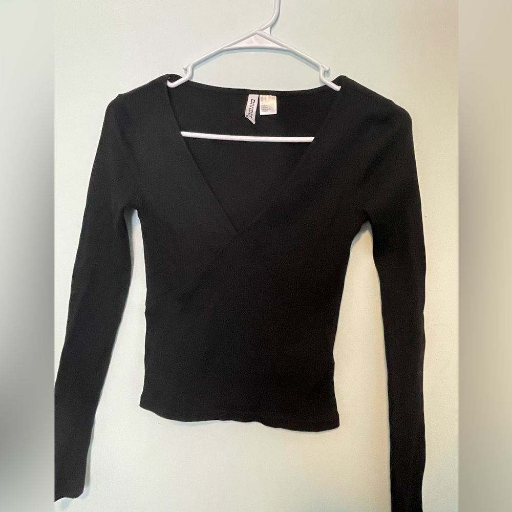 h&m long sleeve black criss cross